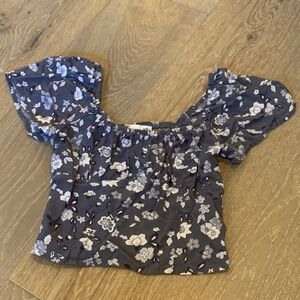Hollister floral crop top size xs